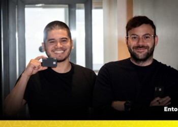 Karta levanta $15M liderados por Galaxy para construir la tarjeta de crédito global vía WhatsApp